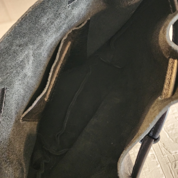 Portland Leather Bucket Bag Size Large - Picture 6 of 7